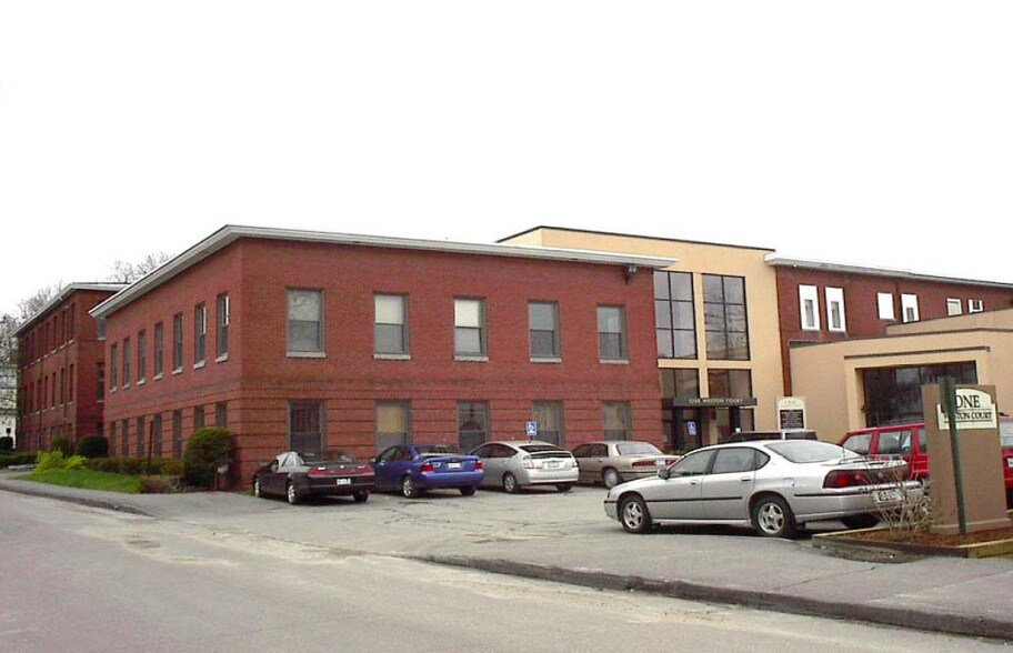 1 Weston Ct, Augusta, ME à vendre - Photo du bâtiment - Image 2 de 11