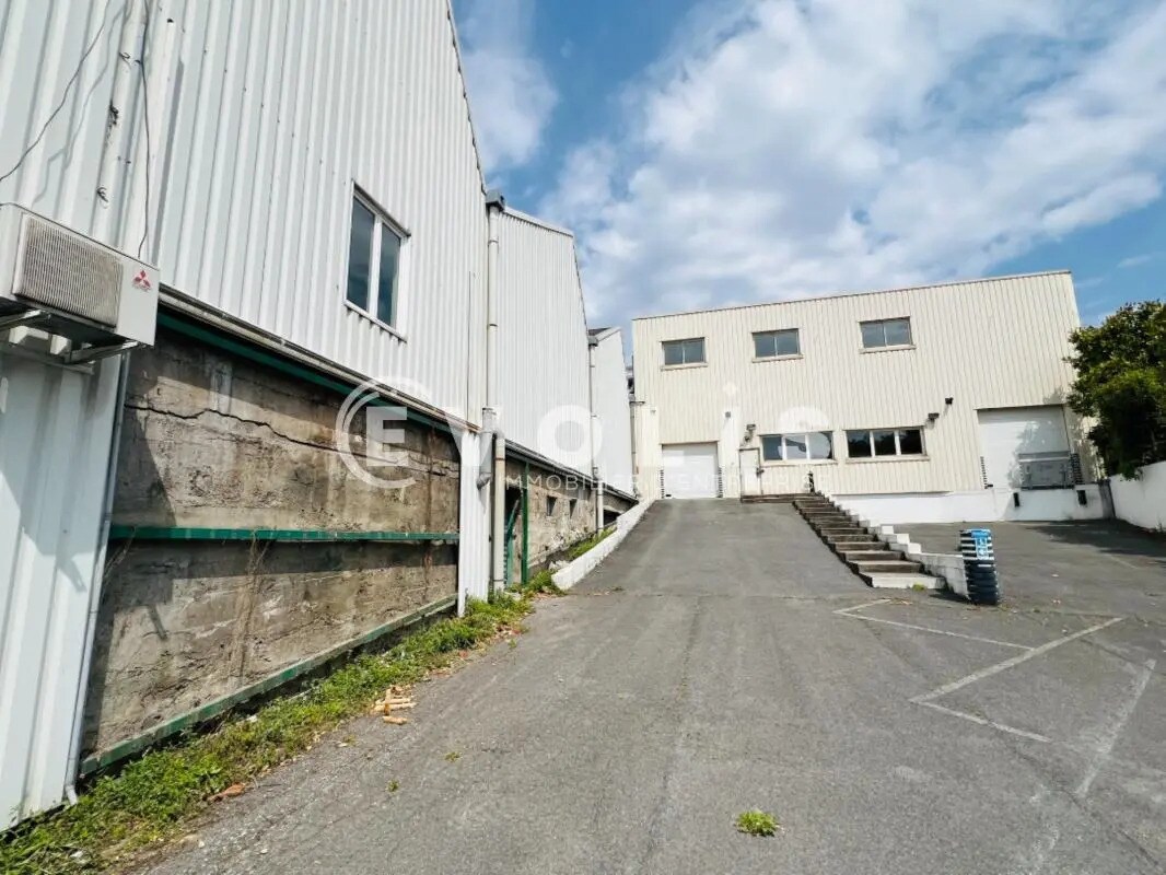 Flex in Bagnolet for lease Building Photo- Image 1 of 15