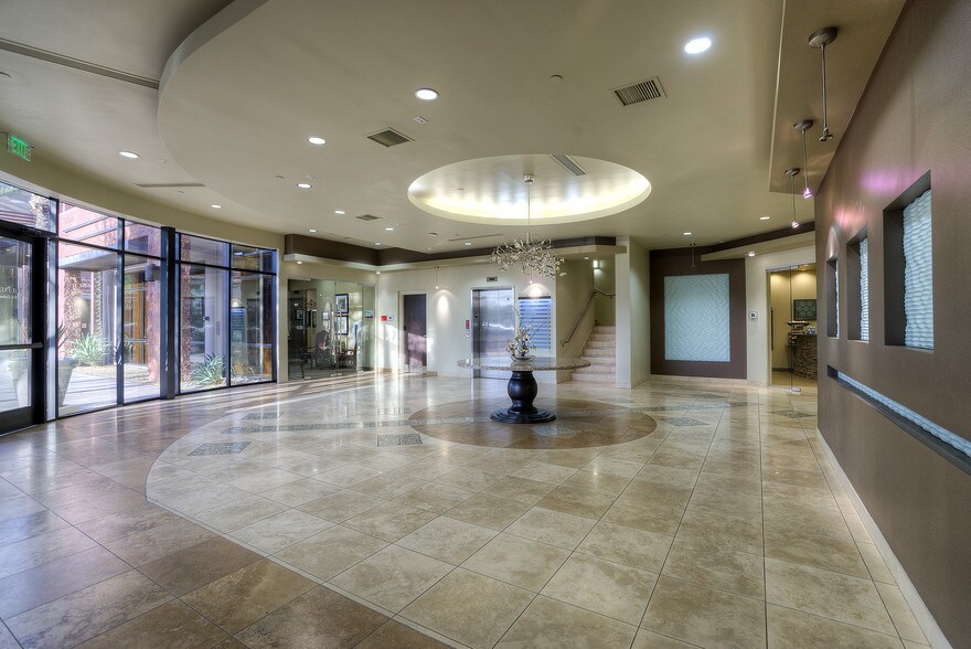 1100 S Dobson Rd, Chandler, AZ à vendre - Photo du bâtiment - Image 3 de 11