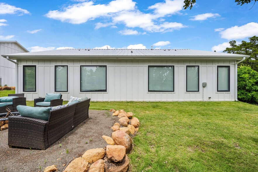 115 Sheridan North St, Medicine Park, OK à vendre - Photo du bâtiment - Image 3 de 25