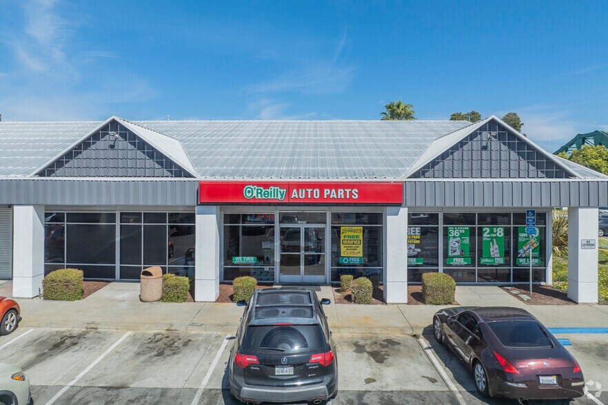 2327 Blanding Ave, Alameda, CA à louer - Photo du bâtiment - Image 3 de 7