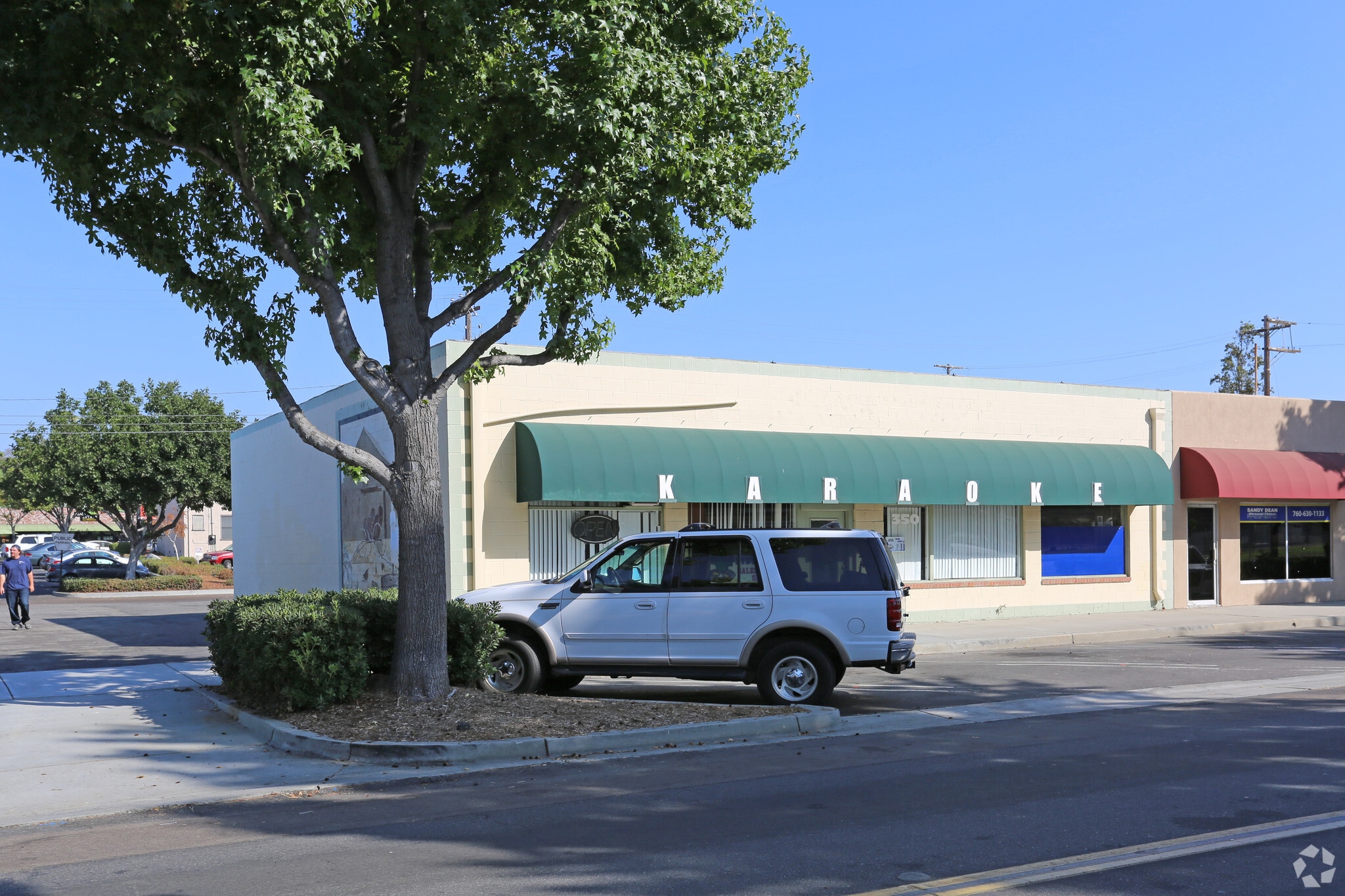 350 E Broadway, Vista, CA for lease Primary Photo- Image 1 of 2