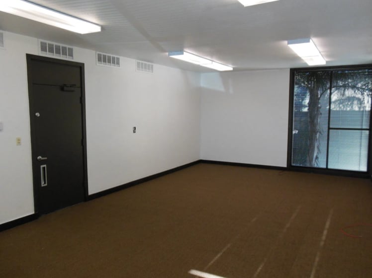 3003 N Blackstone Ave, Fresno, CA for lease - Building Photo - Image 3 of 5