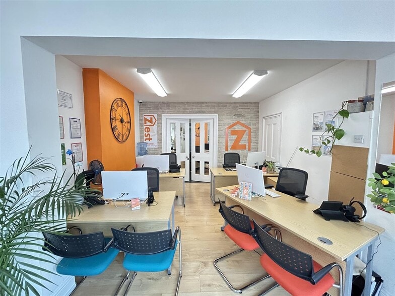 190 High St, Herne Bay for lease - Interior Photo - Image 3 of 7