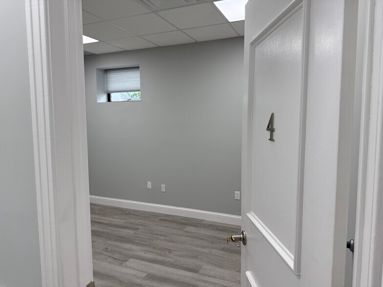 3930 Richmond Ave, Staten Island, NY à louer - Photo du bâtiment - Image 3 de 33