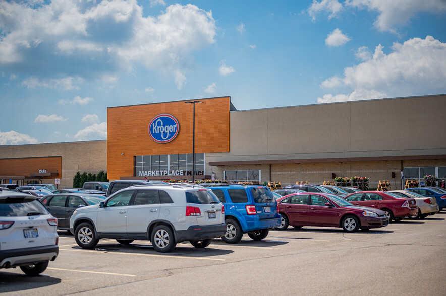 16705 Fort St, Southgate, MI for lease - Building Photo - Image 1 of 5