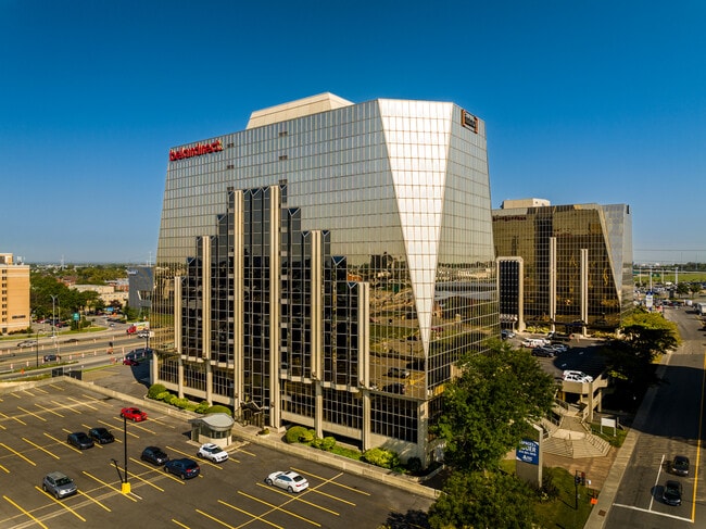 Plus de détails pour 7100-7141 Rue Jean-Talon E, Montréal, QC - Bureau, Commerce de détail à louer