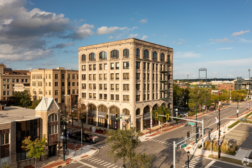 58 N Chicago St, Joliet, IL for sale - Primary Photo - Image 1 of 1