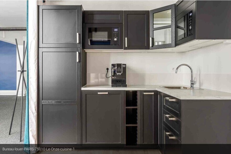 11 Rue Des Petites Ecuries, Paris for lease - Building Photo - Image 2 of 9