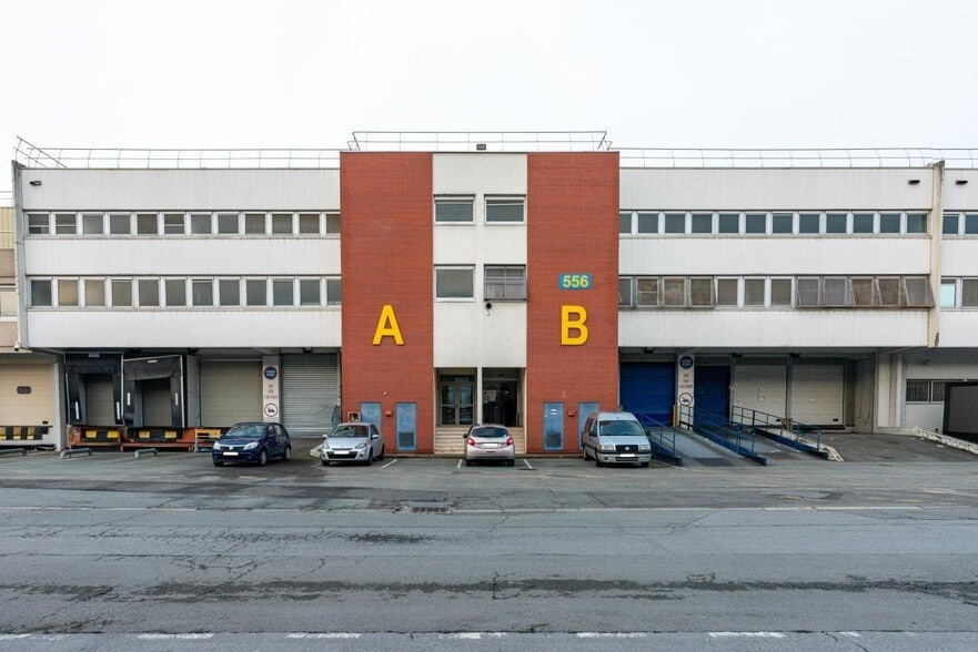 Flex in Saint-Ouen-sur-Seine for lease - Building Photo - Image 2 of 12