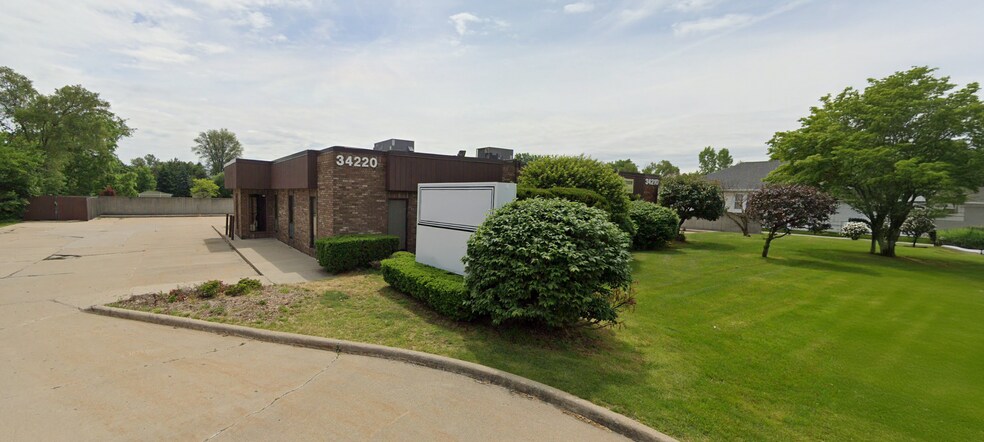 34210-34220 Ryan Rd, Sterling Heights, MI for lease - Primary Photo - Image 1 of 12