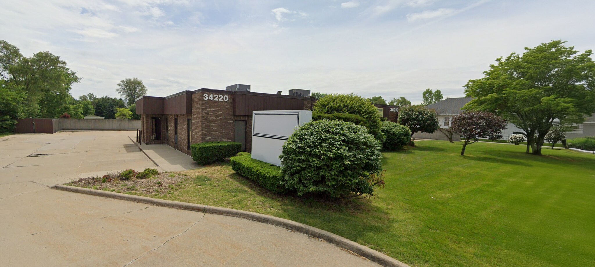34210-34220 Ryan Rd, Sterling Heights, MI for lease Primary Photo- Image 1 of 13