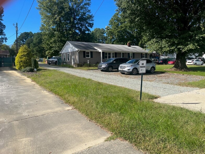 2771 Alamance Rd, Burlington, NC for sale - Building Photo - Image 3 of 5