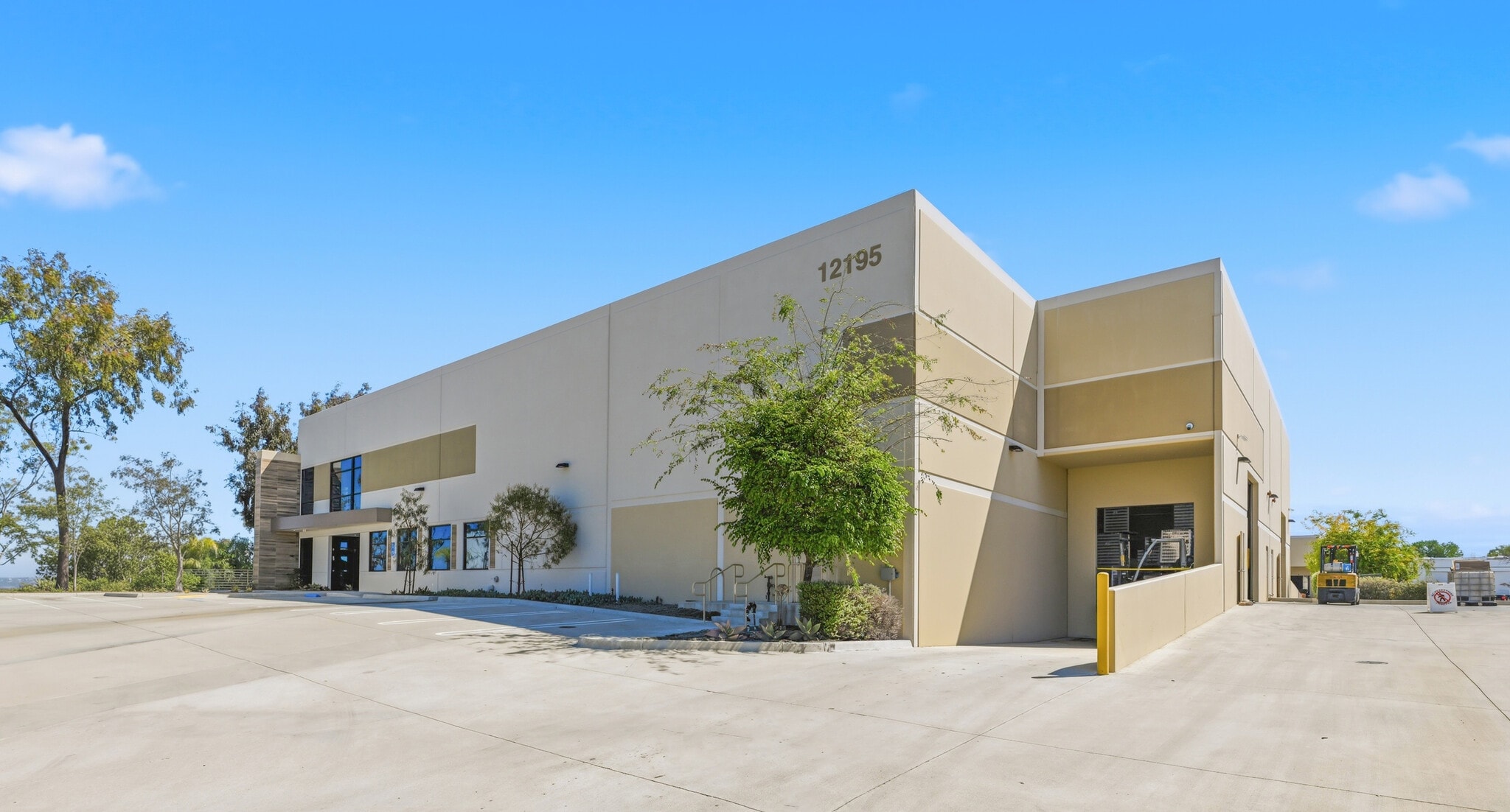 12195 Paine Pl, Poway, CA for lease Primary Photo- Image 1 of 6
