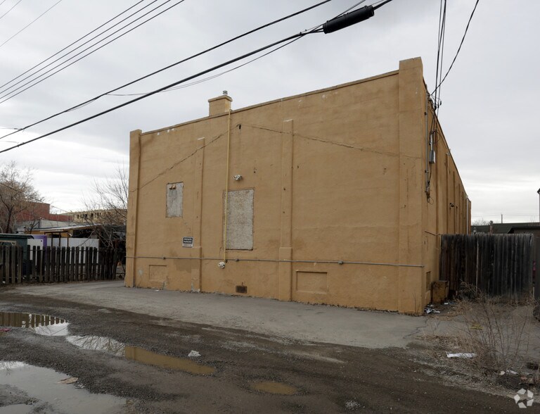 1435 9th Ave SE, Calgary, AB à vendre - Photo du bâtiment - Image 2 de 18