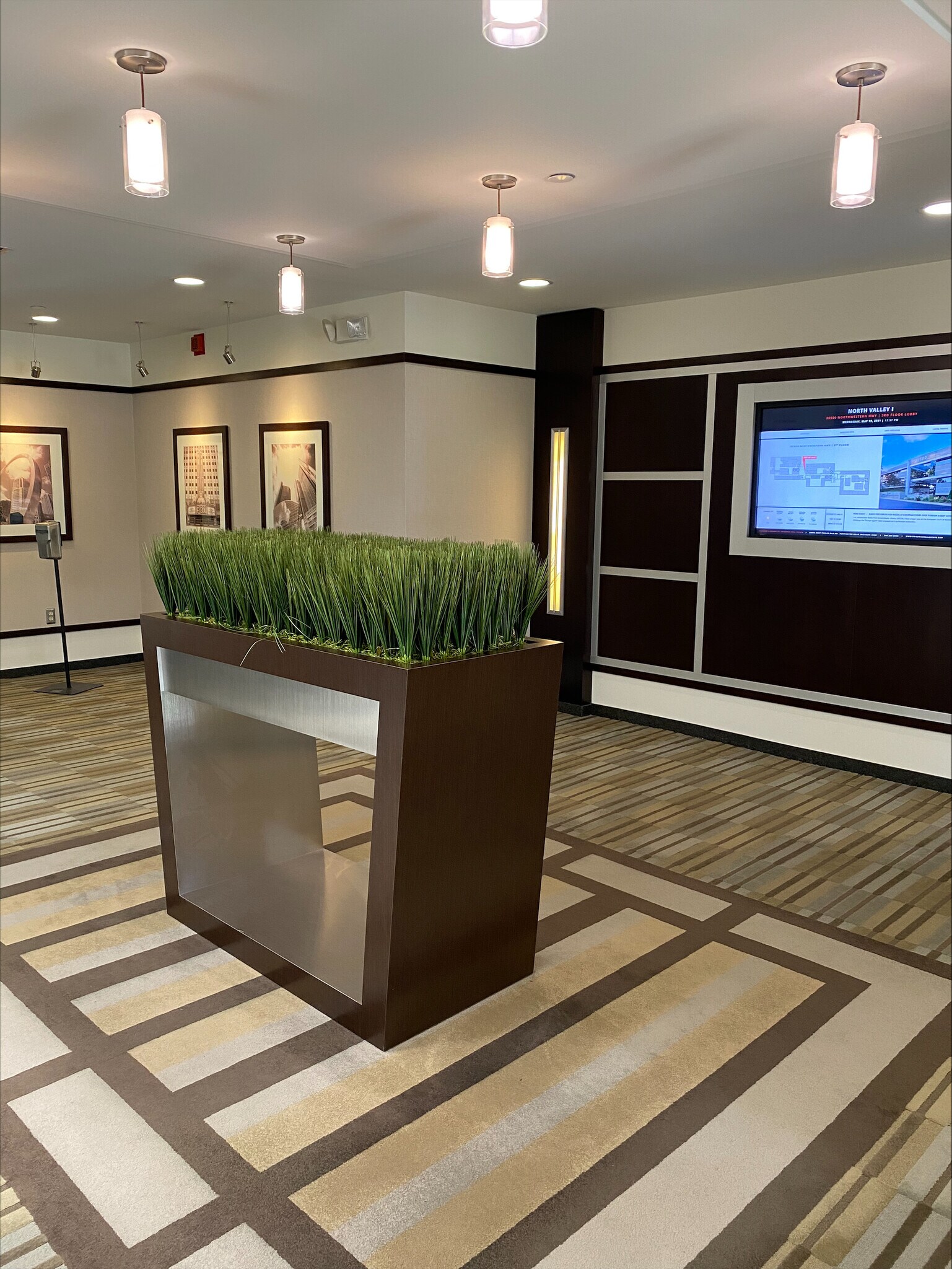 30500 Northwestern Hwy, Farmington Hills, MI for lease Interior Photo- Image 1 of 6