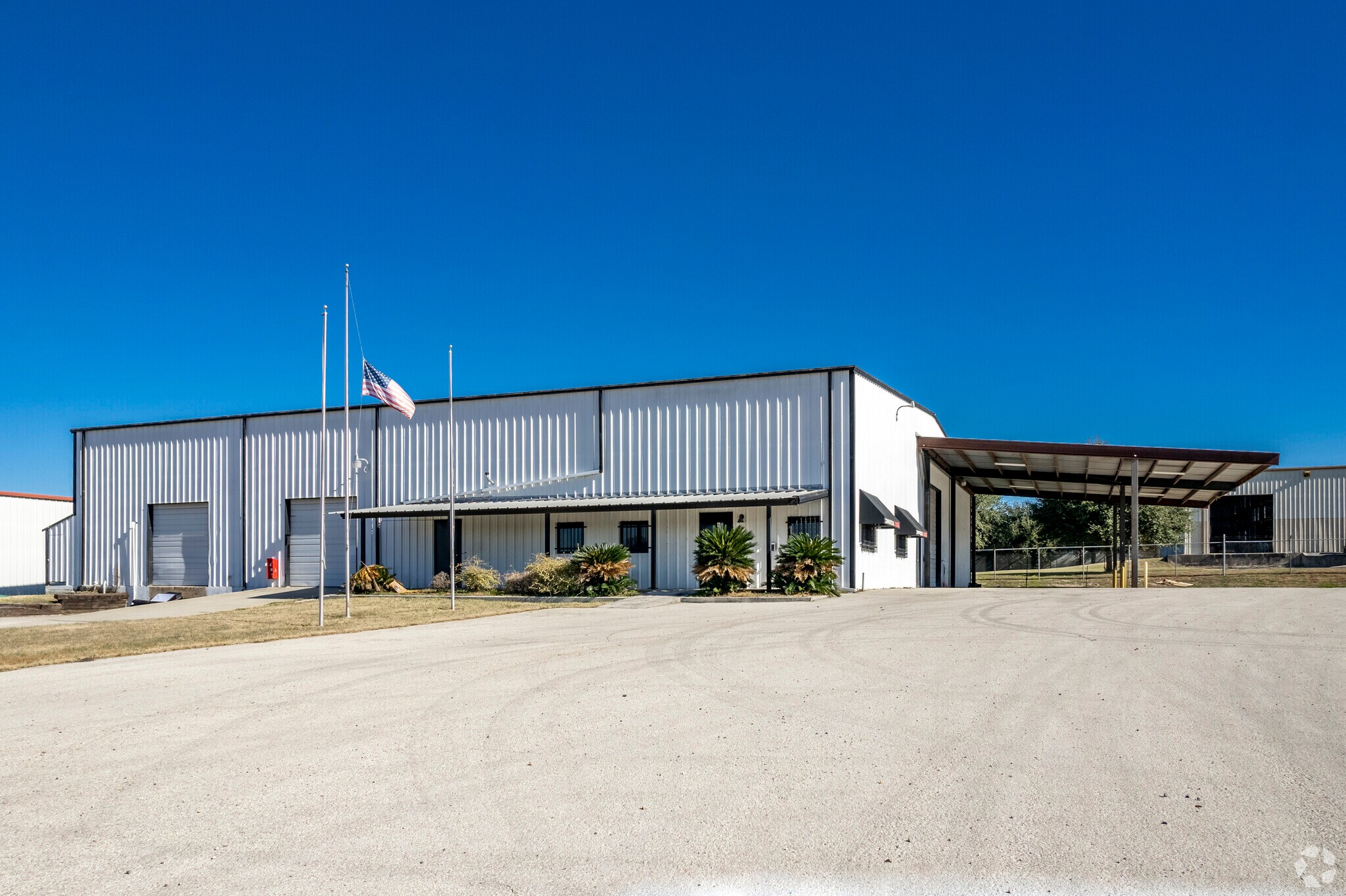 1900 E US Highway 90, Seguin, TX à louer Photo du bâtiment- Image 1 de 16