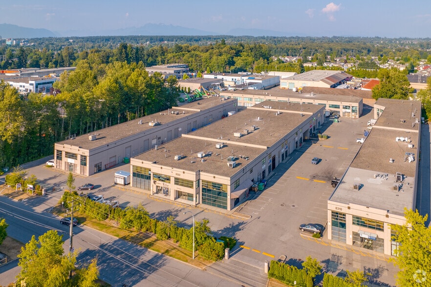 8322 130th St, Surrey, BC à vendre - Aérien - Image 2 de 4