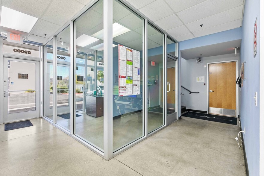 29000 N Hancock Pky, Valencia, CA for lease - Building Photo - Image 3 of 19