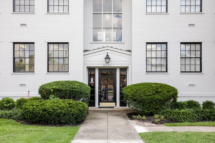 2631 Erie Ave, Cincinnati, OH à louer - Photo du bâtiment - Image 2 de 8