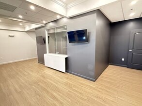 402 SE 6th Ave, Delray Beach, FL à louer Photo intérieure- Image 2 de 11