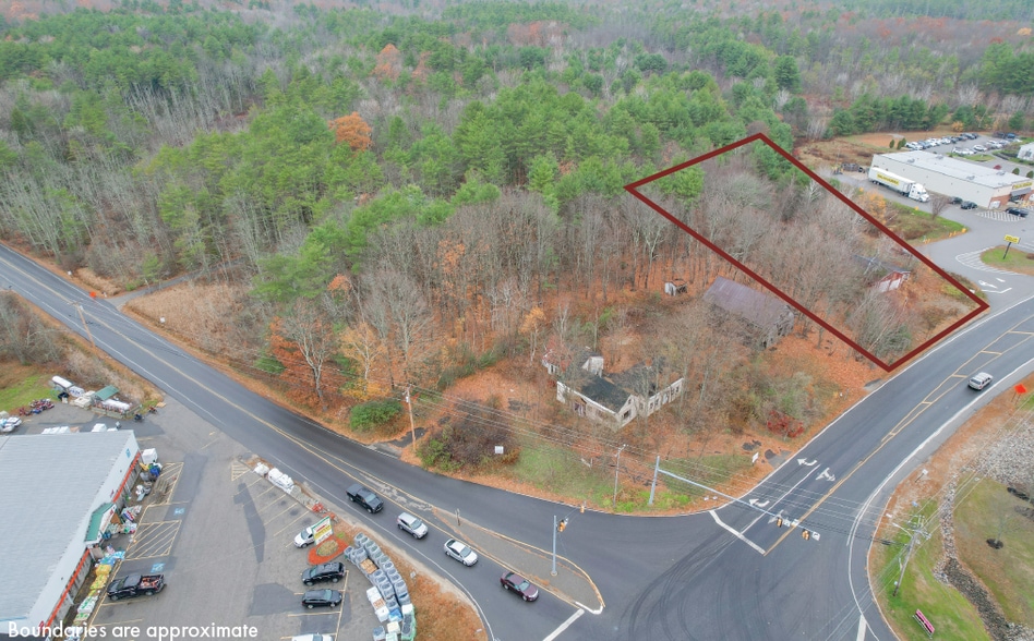 430 Narragansett Trl, Buxton, ME for sale - Primary Photo - Image 1 of 1