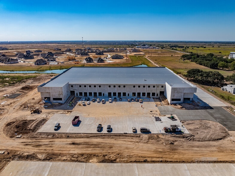 00 Woods Rd, Brookshire, TX à louer - Photo du bâtiment - Image 3 de 8