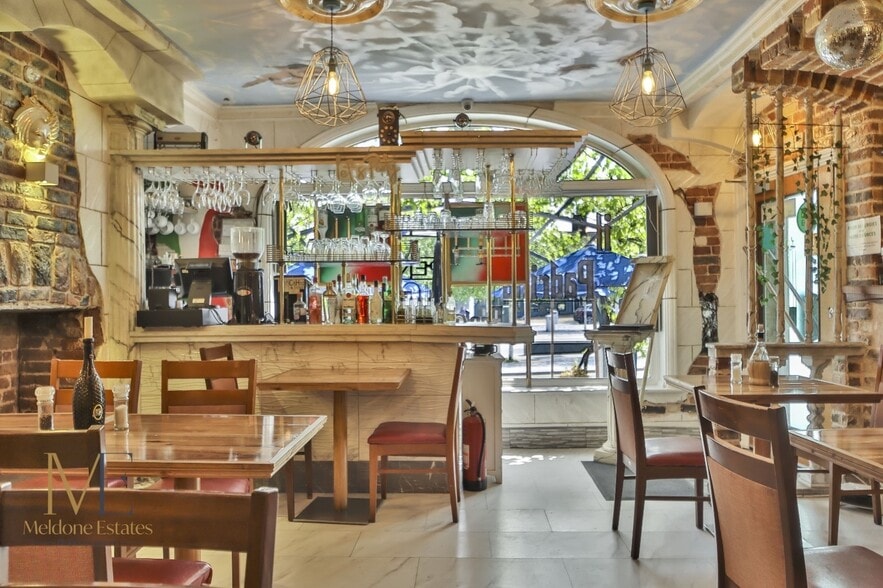 23 Stone Street, Gravesend à louer - Photo du bâtiment - Image 2 de 28