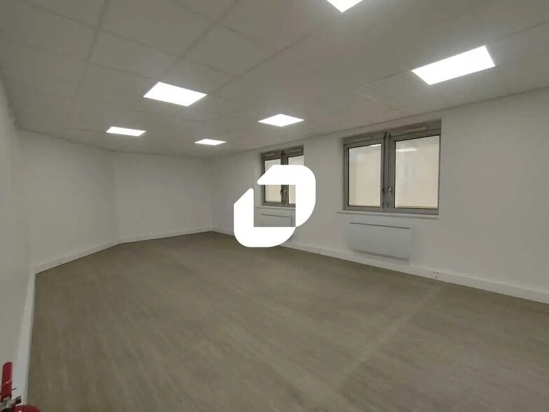 7 Rue Jean Mermoz, Versailles for lease - Building Photo - Image 2 of 6