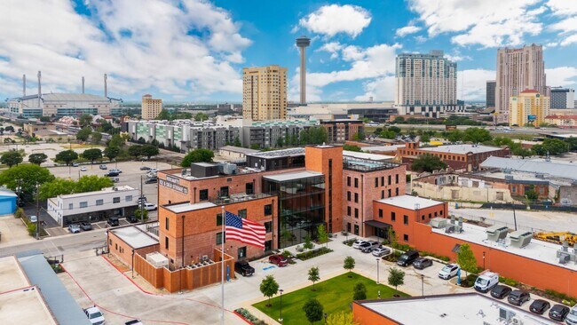 Plus de détails pour 1305 E Houston St, San Antonio, TX - Bureau à louer