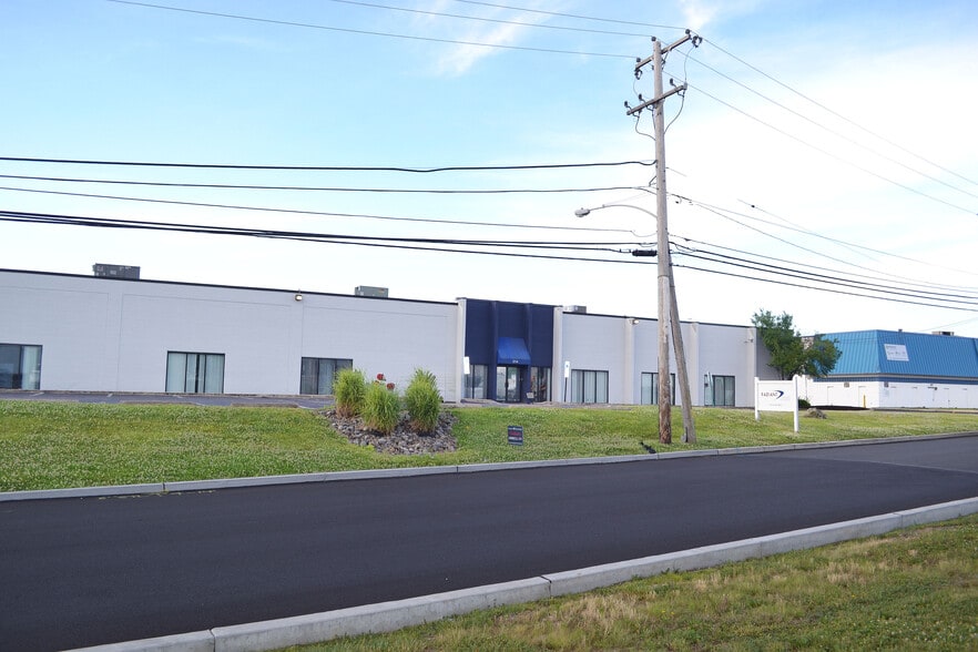 514 Kaiser Dr, Folcroft, PA for lease - Building Photo - Image 2 of 6