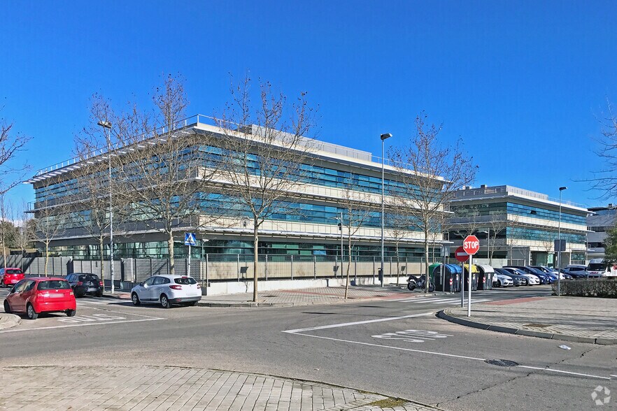 Bureau dans Las Rozas de Madrid, Madrid à louer - Photo du bâtiment - Image 2 de 2