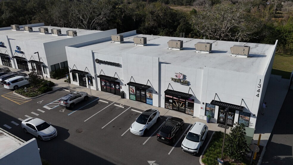 1340 S Narcoossee Rd, Saint Cloud, FL à louer - Photo du bâtiment - Image 3 de 30