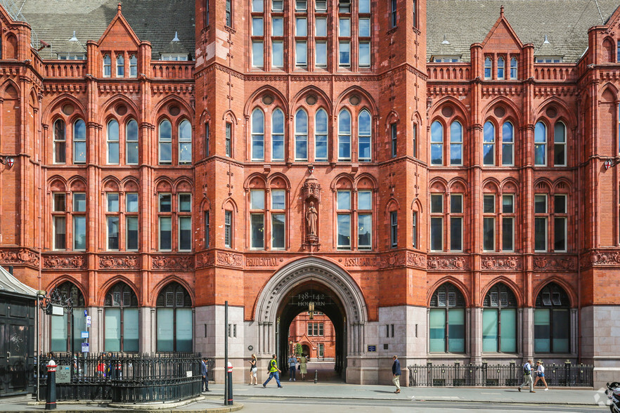 Waterhouse Sq, London à louer - Photo du bâtiment - Image 1 de 1