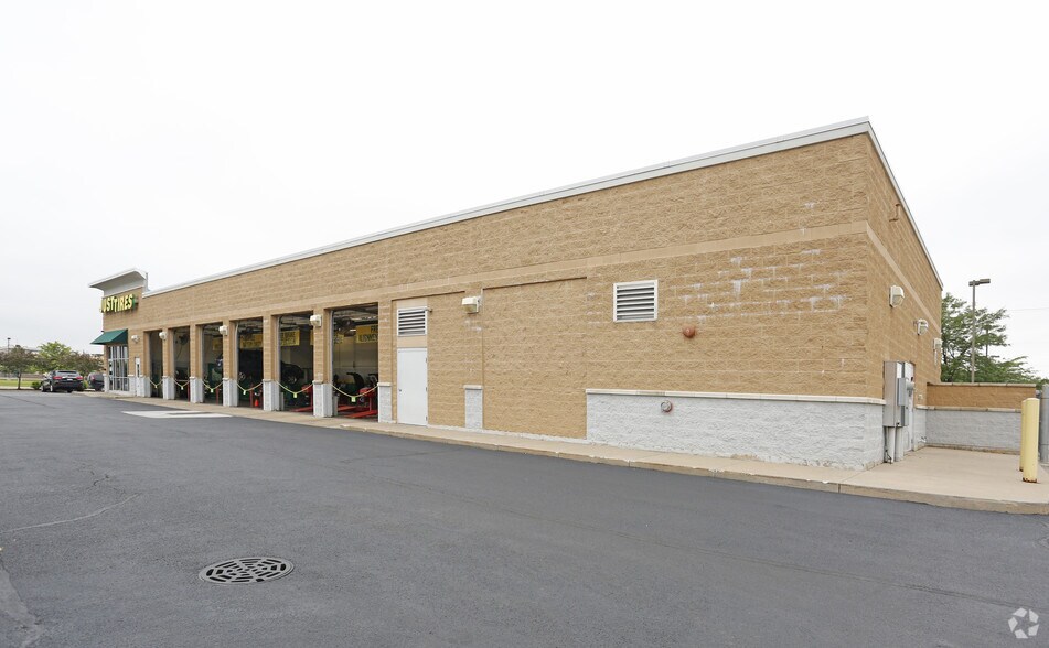 1400 Douglas Rd, Oswego, IL à louer - Photo du bâtiment - Image 2 de 12