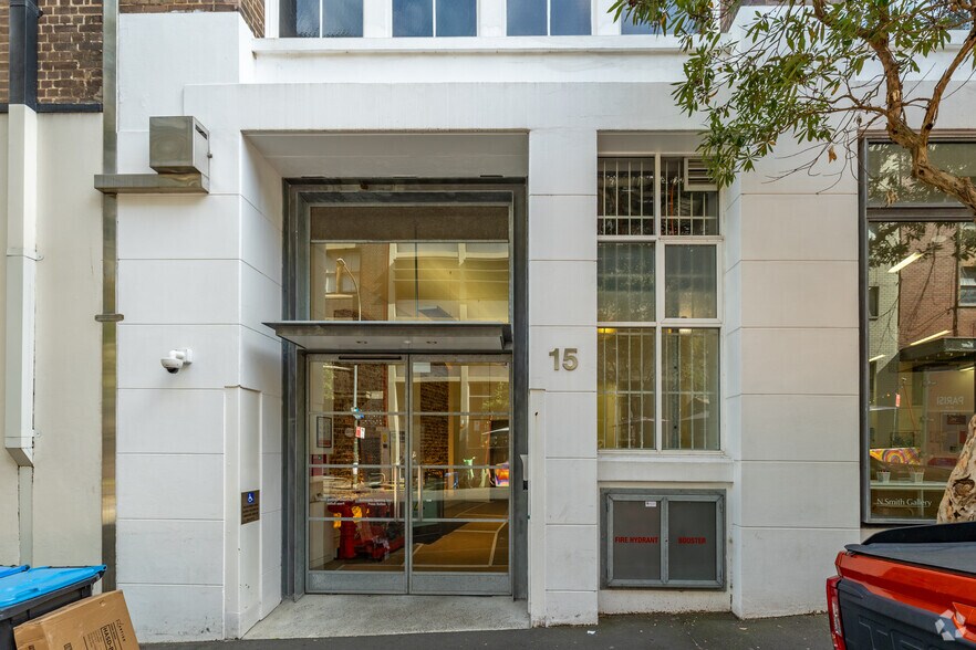 15 Foster St, Surry Hills à louer - Photo du bâtiment - Image 2 de 2