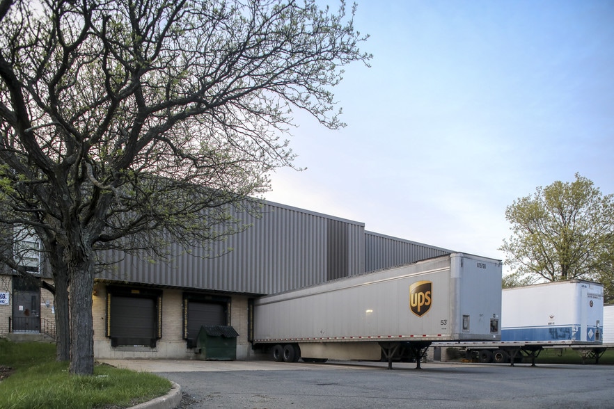 415 Hamburg Tpke, Wayne, NJ for lease - Building Photo - Image 2 of 4