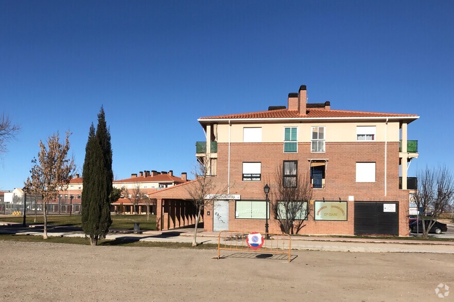 Avenida Doña María De Las Mercedes, 3, Alovera, Guadalajara for sale - Building Photo - Image 3 of 3