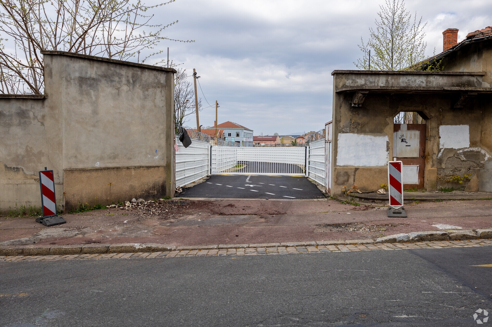 2 Rue Eugène Maréchal, Vénissieux à louer Photo principale- Image 1 de 3