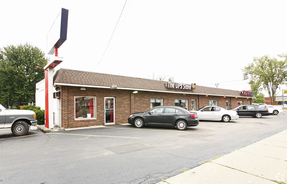 3101-3109 S Martin Luther King Jr Blvd, Lansing, MI for lease - Primary Photo - Image 2 of 10