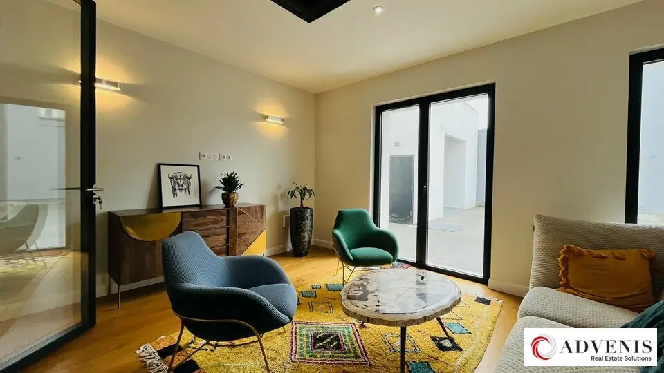 Office in Bègles for lease Interior Photo- Image 1 of 13