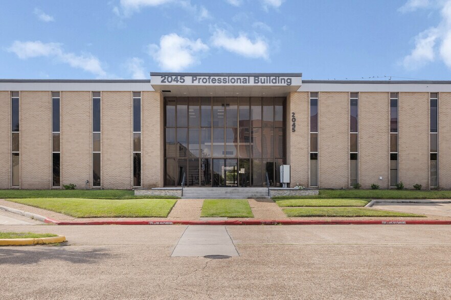 2045 Space Park Dr, Houston, TX à vendre - Photo du bâtiment - Image 3 de 18