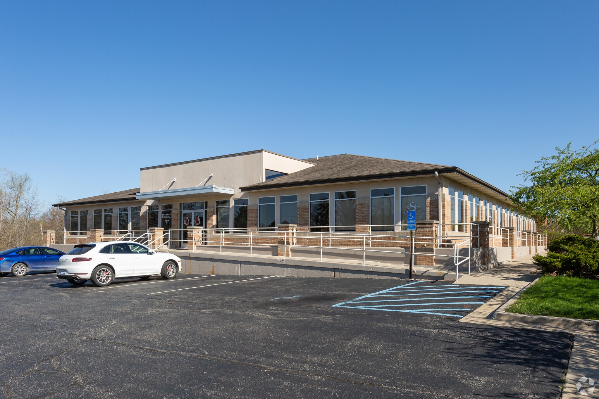 2305 East Paris Ave SE, Grand Rapids, MI for lease Primary Photo- Image 1 of 5