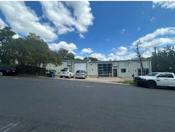 1112 S 8th St, Austin, TX for lease - Building Photo - Image 3 of 7