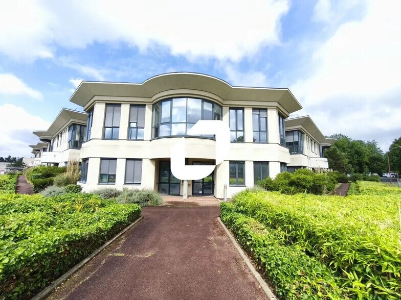 Flex in Créteil for lease - Building Photo - Image 1 of 16