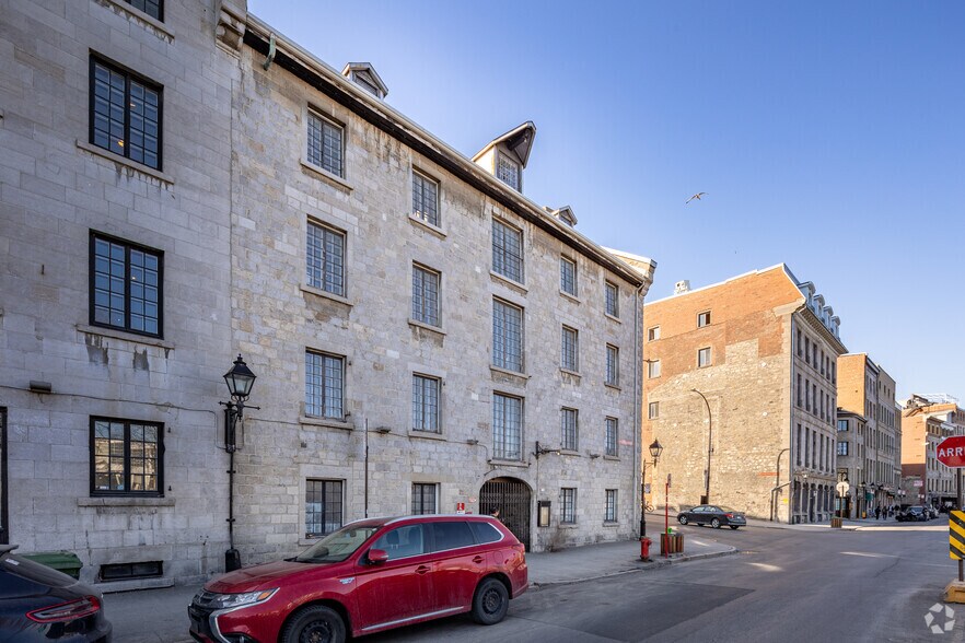 222 Blvd St Laurent, Montréal, QC à vendre - Photo du bâtiment - Image 1 de 1