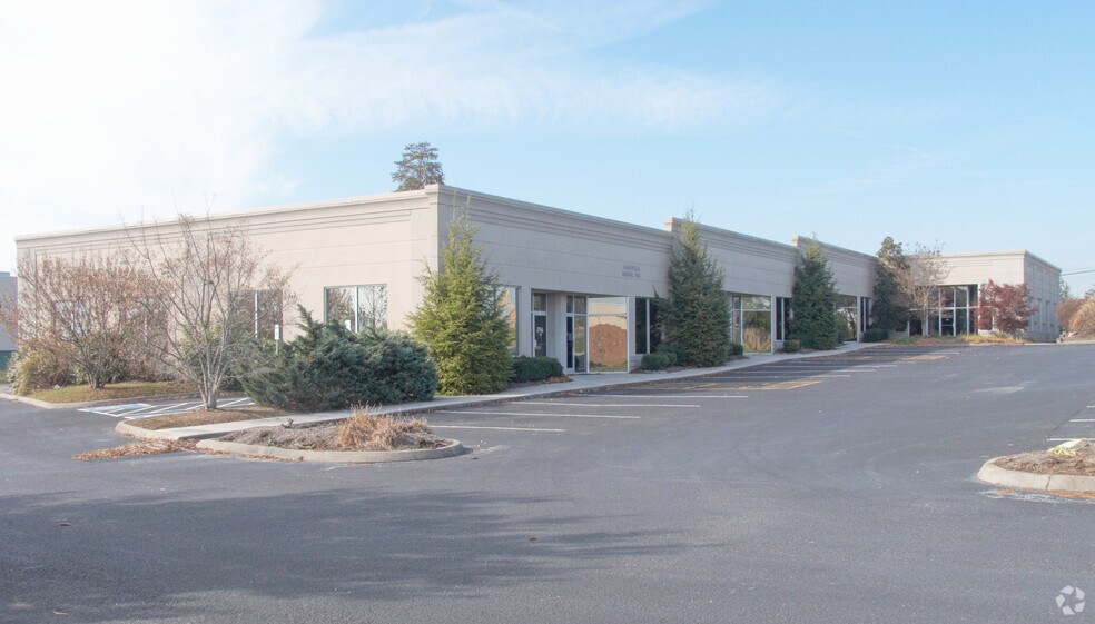 10425 Cogdill Rd, Knoxville, TN for lease - Building Photo - Image 2 of 5