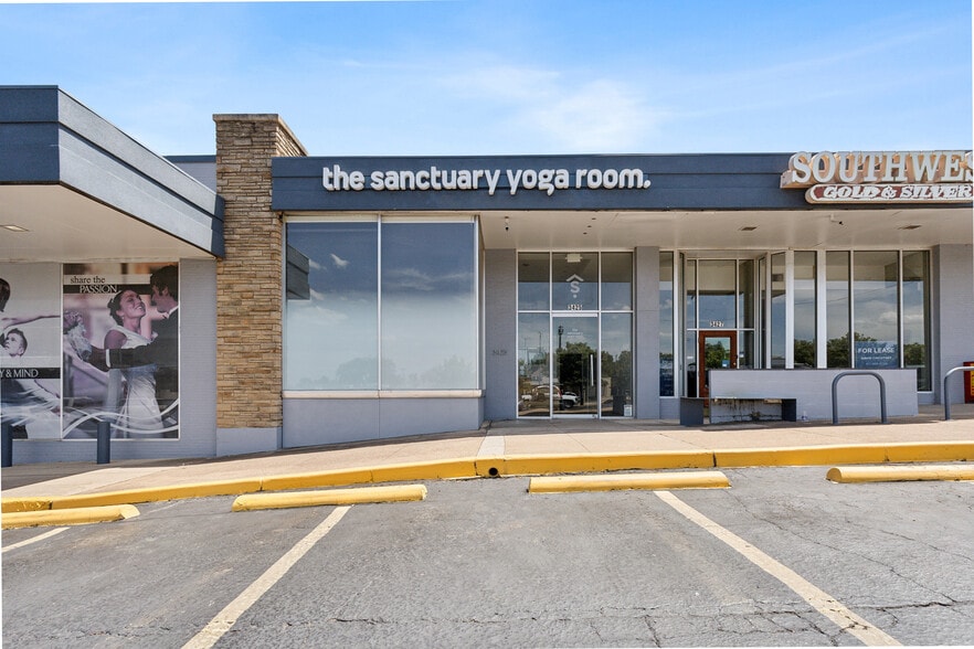 3409-3437 W 7th St, Fort Worth, TX for lease - Building Photo - Image 1 of 22