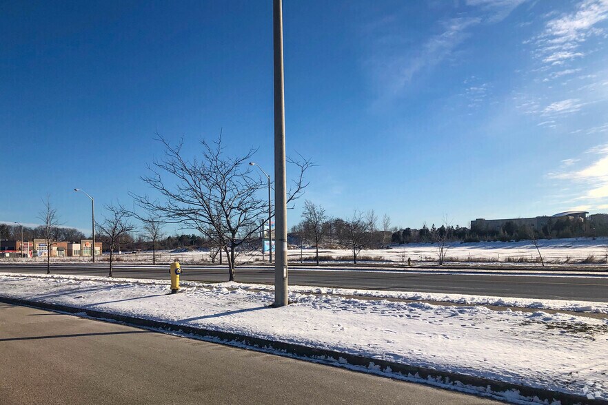 2450 Morningside Ave, Toronto, ON à vendre - Photo du bâtiment - Image 3 de 5