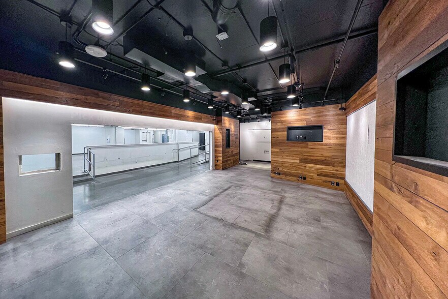 1221 SW 11th Ave, Portland, OR à louer - Photo intérieure - Image 2 de 78